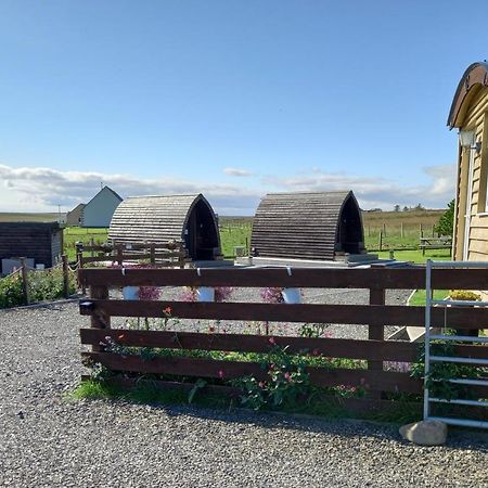 Hillside Camping Pods And Shepherd'S Hut Wick  Kültér fotó