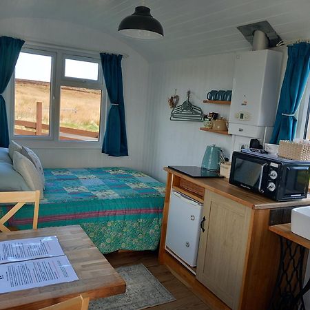 Hillside Camping Pods And Shepherd'S Hut Wick  Kültér fotó