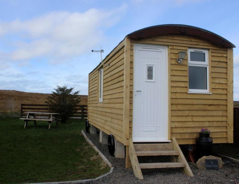Hillside Camping Pods And Shepherd'S Hut Wick  Kültér fotó